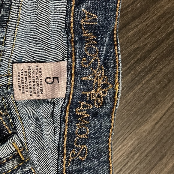 Almost famous shorts. Size 5 - Picture 2 of 4